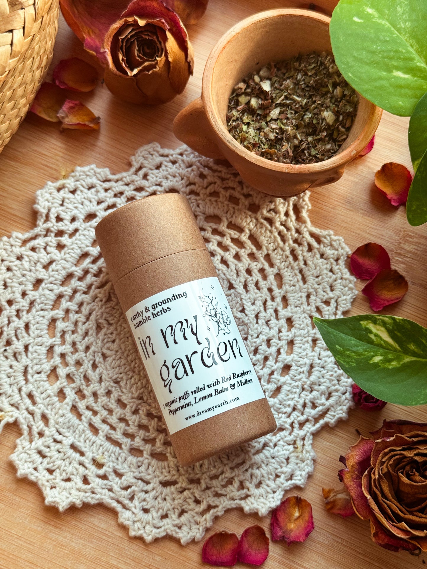 in my garden 🌿 grounding + earthy herbal smokes (pre-rolls)