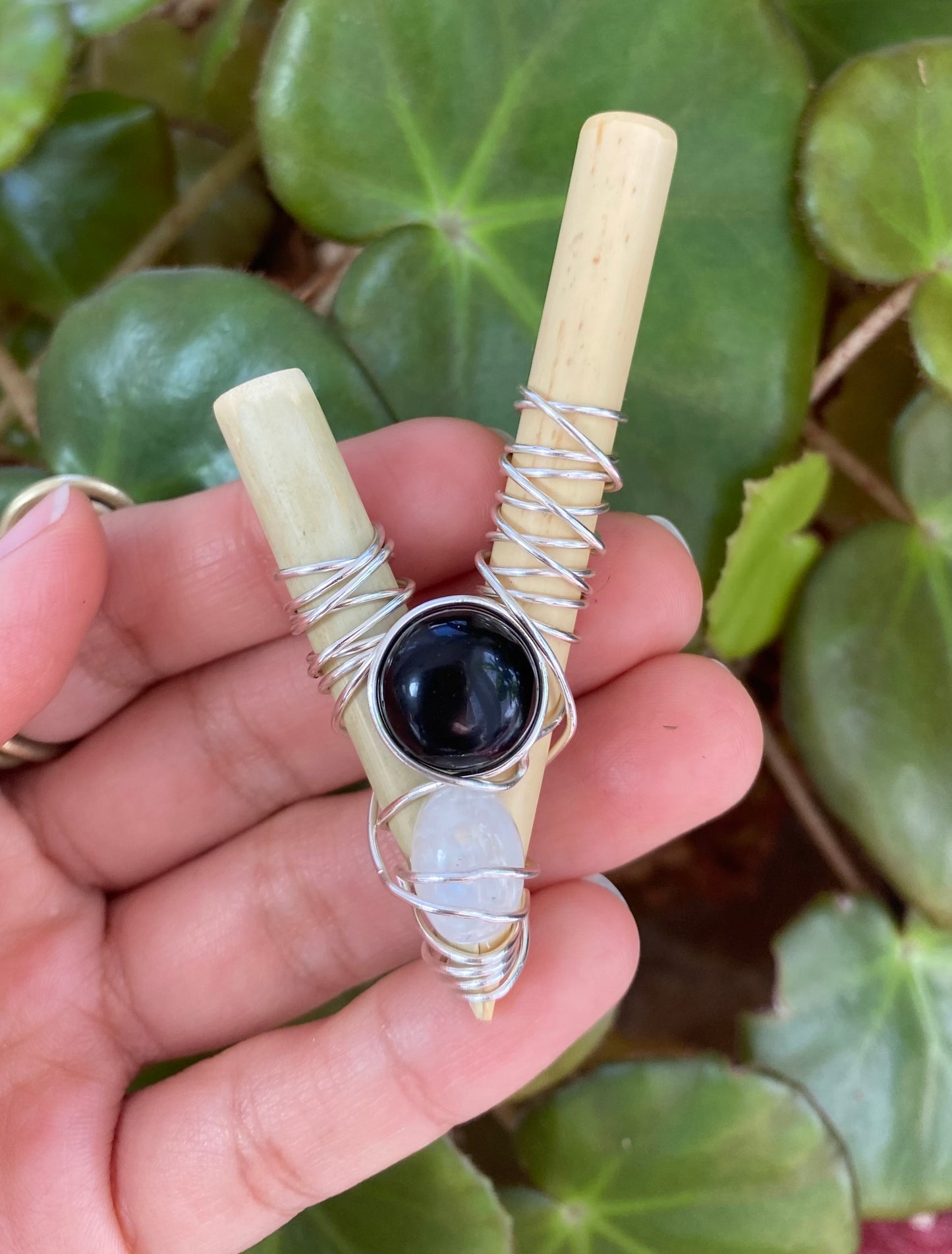 Onyx & Moonstone Crystal Duo Kuripe