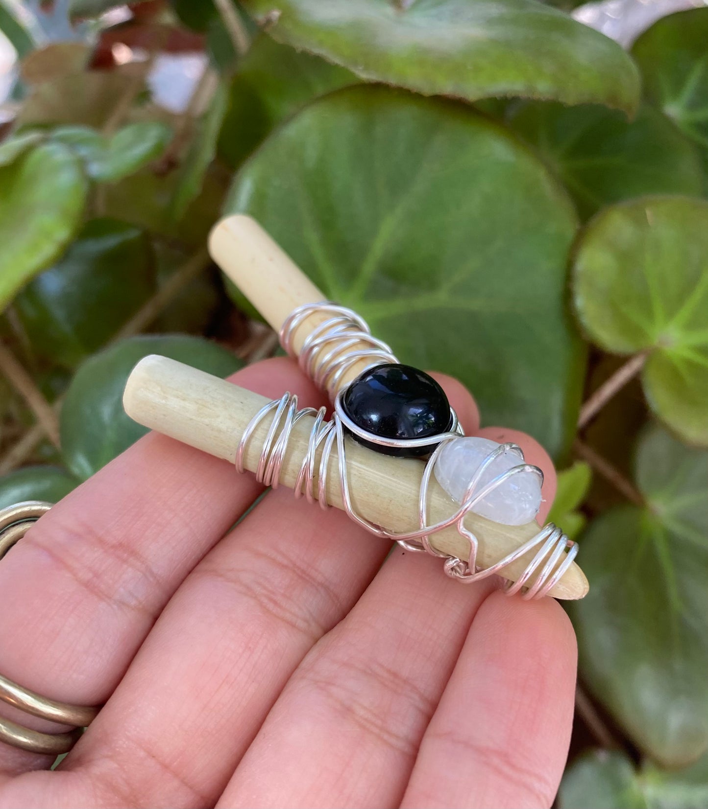 Onyx & Moonstone Crystal Duo Kuripe