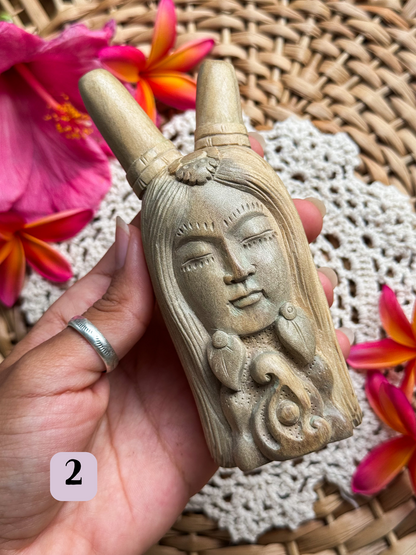 Pachamama Crocodile Wood Kuripe