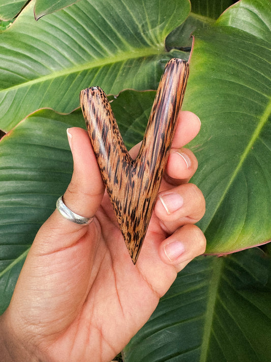 Coconut Wood Kuripe