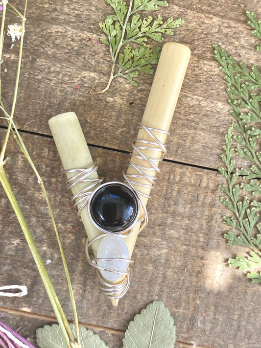 Onyx & Moonstone Crystal Duo Kuripe
